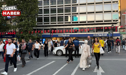 Ankara trafiğinde kural ihlali! Araç yolun ortasında mahsur kaldı