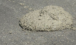 Ankara'da şoke eden görüntü! Mikser yol ortasına beton döktü