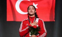 Milli boksör Büşra Işıldar, Dünya Boks Şampiyonası'nda finale yükseldi!