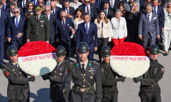 CHP lideri Özgür Özel, Anıtkabir'i ziyaret etti