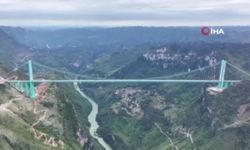 Dünyanın en yüksek köprüsü trafiğe açıldı