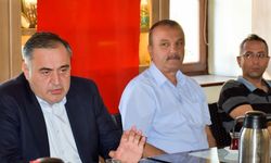Nallıhan Belediye Başkanı pazarcı esnafıyla bir araya geldi