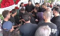 Ünlü şarkıcı Güllü için cenaze töreni düzenlendi