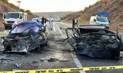 Üniversite kaydı yolunda feci kaza! Aynı aileden 3 kişi yanarak can verdi