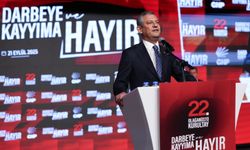 Oyların tamamını aldı: Özgür Özel yeniden CHP Genel Başkanı seçildi!