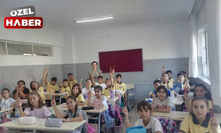 Polatlı'da yürekleri ısıtan gelenek! 8. sınıflar, okula yeni başlayan "Kardeşlerini" hediyelerle karşıladı