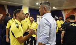 Yeni başkan Sadettin Saran, futbol A takımıyla buluştu