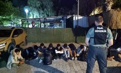 İzmir Seferihisar'da 14 düzensiz göçmen yakalandı