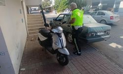 Trafik kazasında, motosiklet sürücüsü metrelerce sürüklendi!