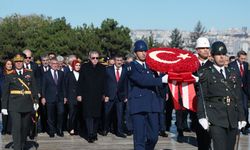 Devlet erkanı Anıtkabir'i ziyaret etti