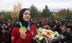 Çin'in ata sporunda Türk zaferi: Afra Kılınç tarihe geçti