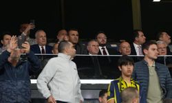 Bakan Bak ve Montella, Fenerbahçe maçını tribünden takip ediyor