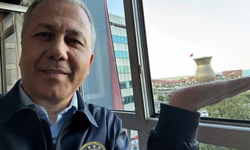 Bakan Yerlikaya’dan ‘dev çay bardağı’ pozu