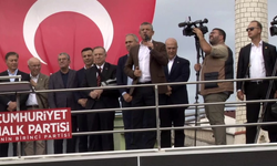 CHP lideri Özel, İmamoğlu’na destek için adliye önünde konuştu