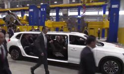 Cumhurbaşkanı Erdoğan, Togg’un limuzin versiyonuyla tur attı