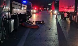 Feci kaza: Lastik değiştirirken tırın altında kaldı