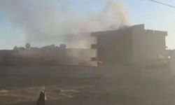 Çıkan yangında 5 yaşındaki çocuk can verdi, 12 kişi yaralandı