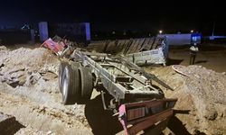 Freni tutmayan nar yüklü tır şarampole yuvarlandı