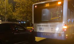 Ankara'da otobüs ile otomobil çarpıştı! Yolcular panik yaşadı