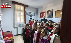 Polatlı’da minik öğrencilerden muhtarlarına sürpriz kutlama