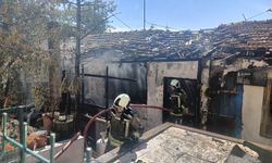 Sincan’da bir gecekondu kül oldu