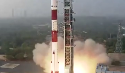 Hindistan XPoSat gözlem uydusunu uzaya fırlattı