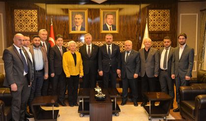 Mansur Yavaş'tan Pursaklar Belediyesi'ne ziyaret