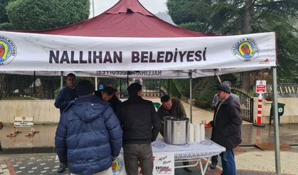Nallıhan Belediyesi'nden ilçe pazarında sıcak çorba ikramı