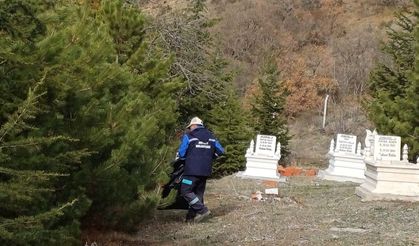 Akyurt’ta bayram öncesi mezarlıklarda hummalı çalışma