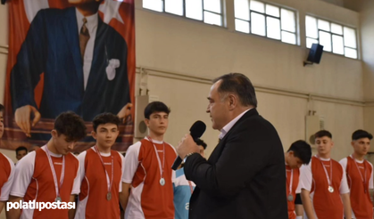 Nallıhan'da genç voleybolcular sahne aldı! Başkan Güngör'den turnuvaya tam destek