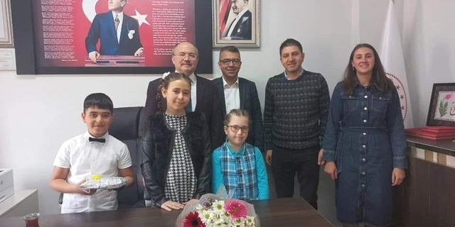 Çocuklar makam koltuğunu devraldı