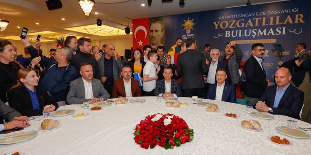 AK Parti Sincan’da buluştu