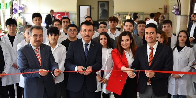 Başkan Balcı öğrencilerin kermesine katıldı