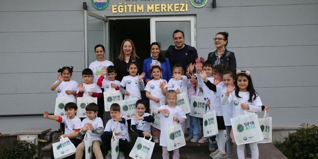 Öğrenciler Sıfır Atık Eğitim Merkezi’nde öğreniyor