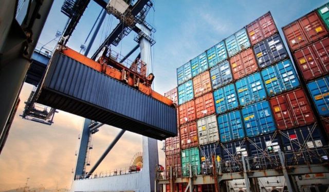Dış ticaret açığı yüzde 2,7 arttı