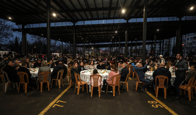 Yenimahalle’de mahalle iftarlarına yoğun ilgi