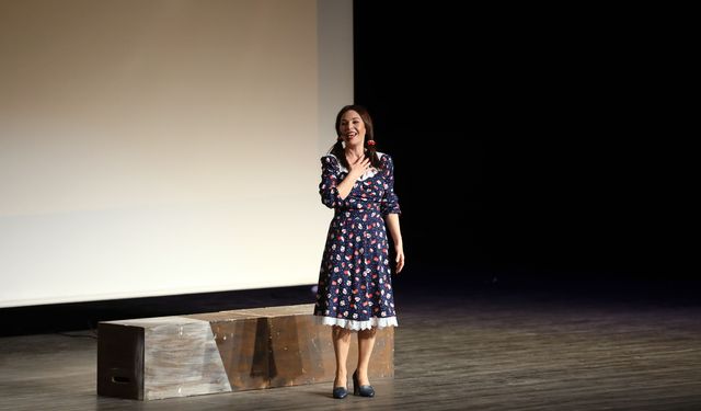 Yenimahalle’de Tiyatro Festivali’nde Türkan Saylan gecesi: “Ben Türkan Saylan” büyük alkış topladı