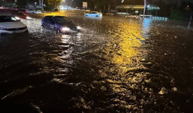 Ankara’da şiddetli yağışın etkileri: İki ev kullanılamaz durumda