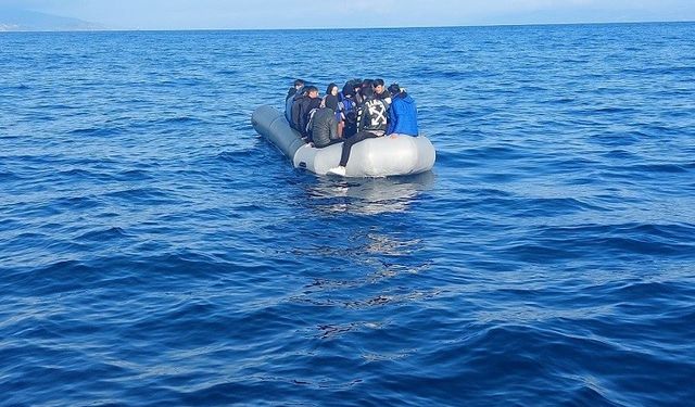 Ayvalık'ta 36 düzensiz göçmen kurtarıldı