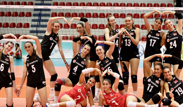 20 Yaş Altı Kadın Voleybol Takımı, Balkan Şampiyonası'nda üçte üç yaptı
