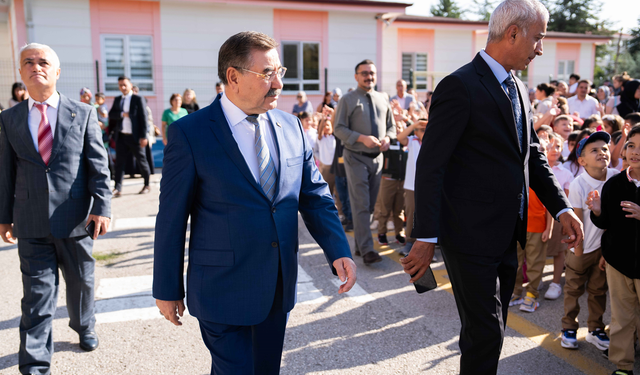 Gölbaşı Belediye Başkanı Yakup Odabaşı’ndan eğitime ilk gün ziyareti