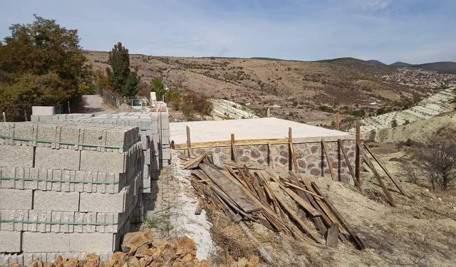 Çamlıdere Sarıkavak Köyü mezarlık yanı mescit ve lavabo inşaatı başladı