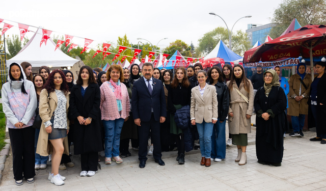 Gençler Mogan Gölü'nde Belediyenin Misafiri Oldu!