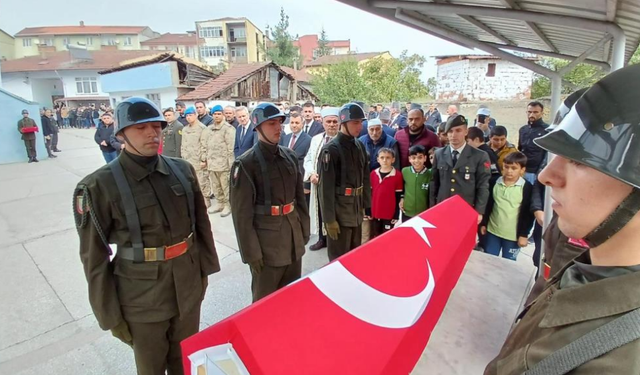 Kıbrıs Gazisi Mustafa Şen son yolculuğuna uğurlandı