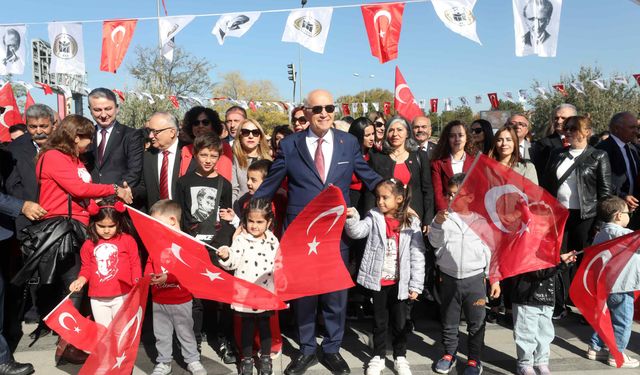 Yenimahalle’den Cumhuriyet'in 101’inci yılına coşkulu karşılama