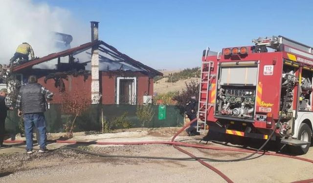 Elmadağ’da çıkan yangın sonrası ev sahibi fenalık geçirdi