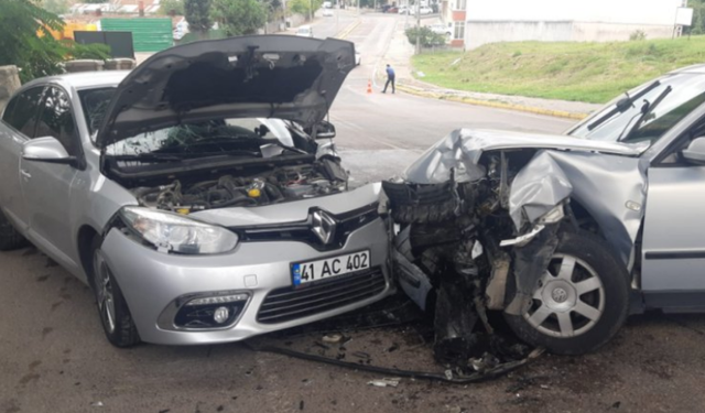 Ankara'da trafik kazası: 2 kişi yaralandı