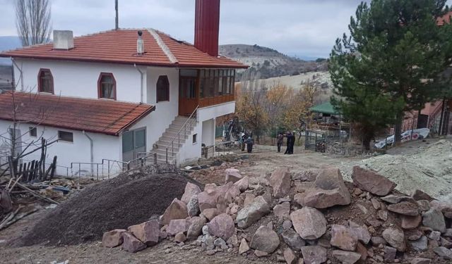 Beşbeyler Köyü Boyalı Mahallesi Camisi’nde drenaj çalışması başladı