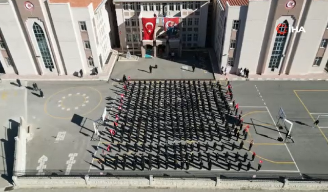 Elmadağ’da 300 öğrenci Atatürk’ü şiirlerle andı!