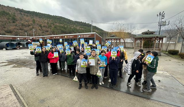 Kızılcahamam Belediyesi Orhangazi Ortaokulunu atık getirme merkezinde ağırladı